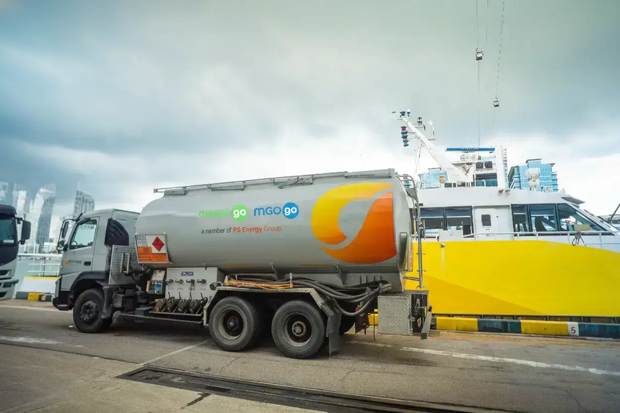 Mobile diesel delivery for quaysides: Diesel Go tanker refueling a ferry on-site
